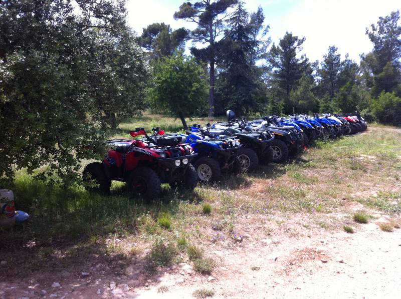 RANDONNÉE QUAD DANS LE VAR EN PROVENCE POUR VOTRE ENTERREMENT DE VIE DE GARCON 