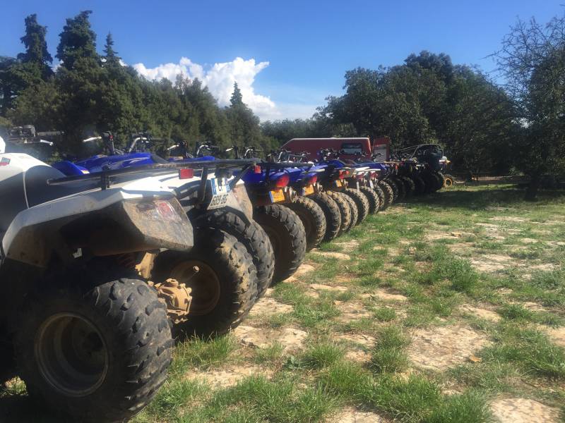 RANDONNÉE QUAD AU PIED DE LA SAINTE BAUME AVEC REPAS EN AUBERGE AVEC PASSAGER